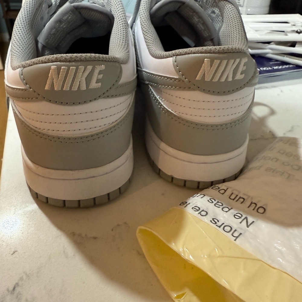 Nike Gray and White Low-Top Sneakers - Picture 4 of 4